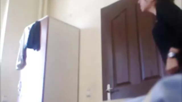 Καυτό πορνό χωρίς εγγραφή  Ομαδικό ελληνικό ερασιτεχνικό πορνό σεξ αντί για μασάζ.