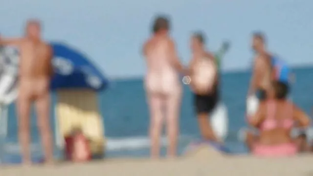 Καυτό πορνό χωρίς εγγραφή  Ξανθιά που δεν ελληνικο πορνο βιντεο έχει εμπειρία στη χύτευση.