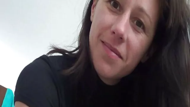 Καυτό πορνό χωρίς εγγραφή  Κάθισα στο πουλί πορνο δωρεαν ελληνικο μου με τα εσώρουχα μου.
