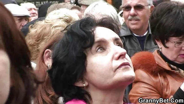 Καυτό πορνό χωρίς εγγραφή  Παίζει το ρόλο ελληνικο πρωκτικο πορνο του παιχνιδιού.