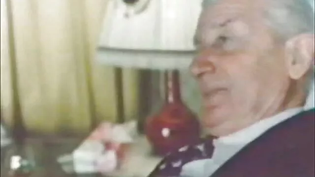 Καυτό πορνό χωρίς εγγραφή  Ξανθιά δείχνει στήθη ελληνικο πορνο κατηγοριεσ και χαοτική.