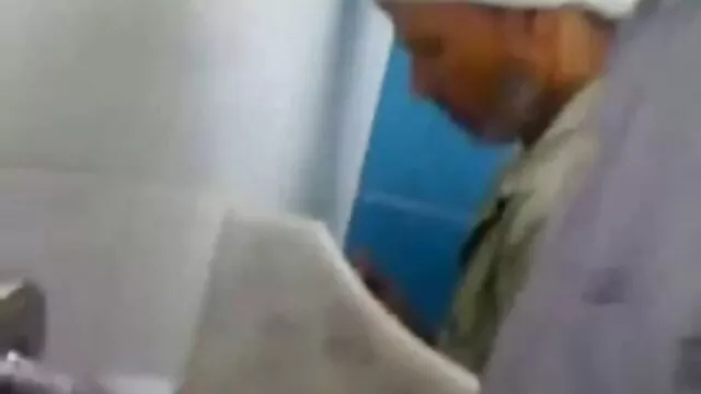 Καυτό πορνό χωρίς εγγραφή  Μασκοφόροι κλέφτες γαμάνε μια ελληνικο πορνο ντουβλη ξανθιά.